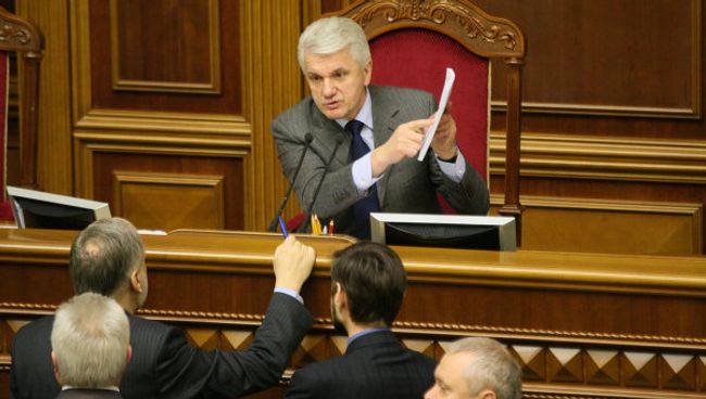 Спикер Верховной Рады Украины Владимир Литвин на заседании Рады. Архив