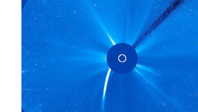 Последние снимки кометы, сделанные коронографом LASCO обсерватории SOHO Последние снимки кометы, сделанные коронографом LASCO обсерватории SOHO