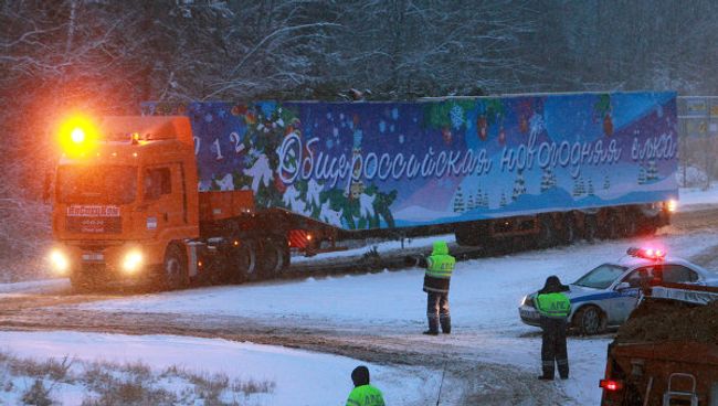 Доставка главной новогодней ели России в Москву Доставка главной новогодней ели России в Москву