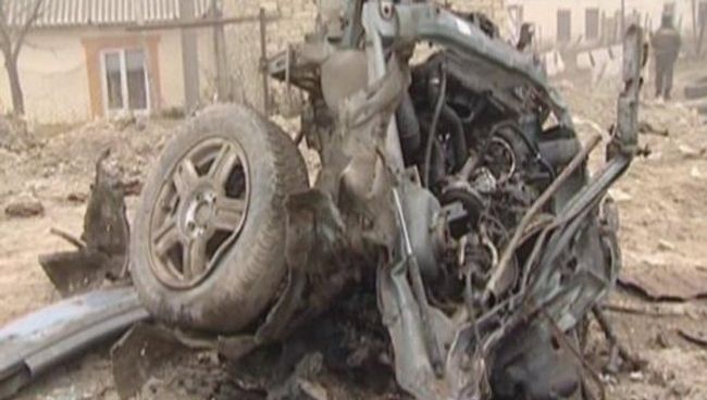 Автомобиль превратился в груду металла после взрыва в Дагестане Автомобиль превратился в груду металла после взрыва в Дагестане
