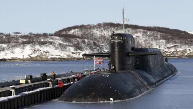 АПЛ “Екатеринбург”, находящейся в доке судоремонтного завода в поселке Росляково. Архив