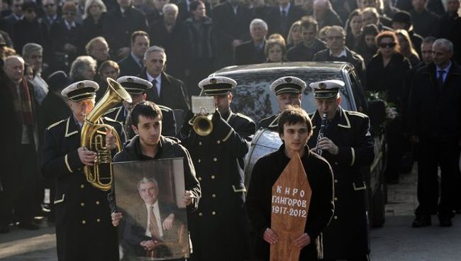 Первый президент Македонии Глигоров похоронен в столице страны Скопье Первый президент Македонии Глигоров похоронен в столице страны Скопье