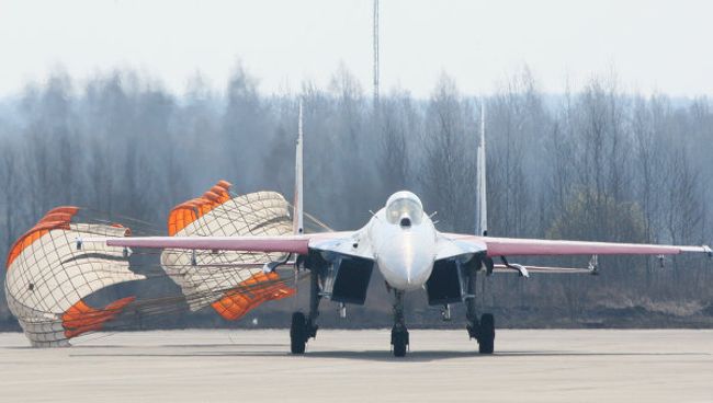 Истребитель Су-27 пилотажной группы Русские Витязи