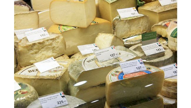 Сыр в продаже. Архив