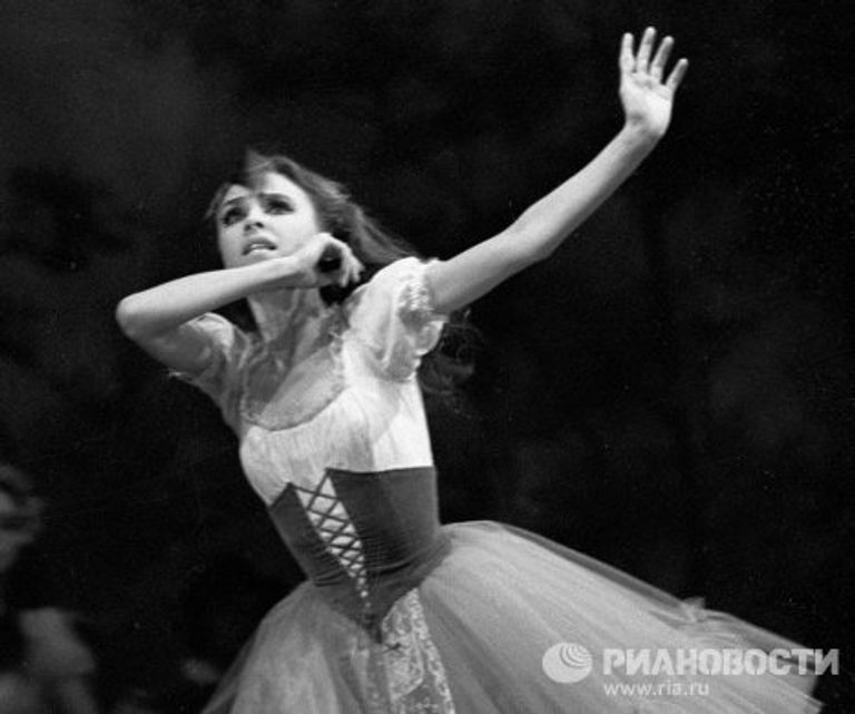 Балерина Людмила Семеняка Балерина Людмила Семеняка