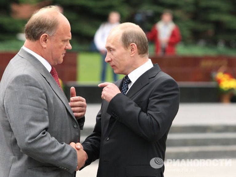Президент РФ Д.Медведев в День памяти и скорби возложил венок к могиле Неизвестного солдата Президент РФ Д.Медведев в День памяти и скорби возложил венок к могиле Неизвестного солдата
