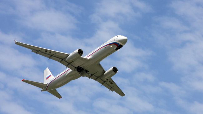 Среднемагистральный пассажирский самолет Ту-214