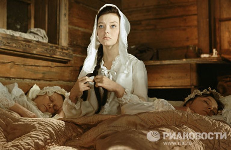Людмила Савельева в роли Наташи Ростовой в фильме «Война и мир» Людмила Савельева в роли Наташи Ростовой в фильме «Война и мир»