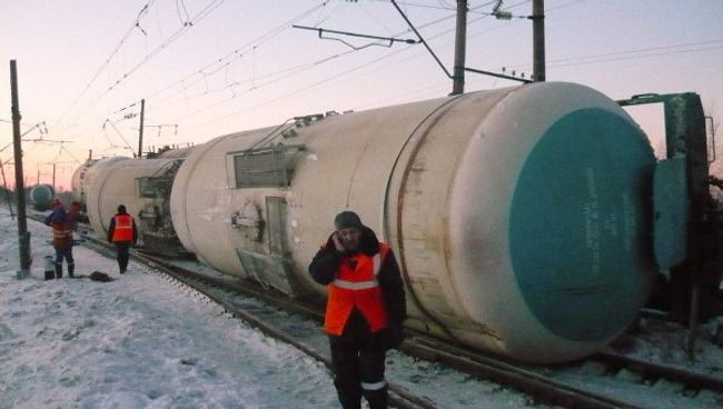 Цистерны с нефтепродуктами. Архив Цистерны с нефтепродуктами. Архив