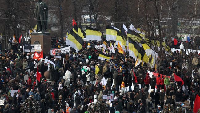 Участники митинга оппозиции на Болотной площади. Архив Участники митинга оппозиции на Болотной площади. Архив