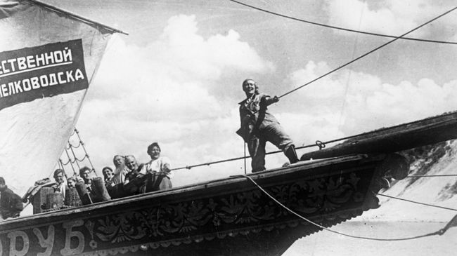 Кадр из фильма Волга - Волга, 1938 год
