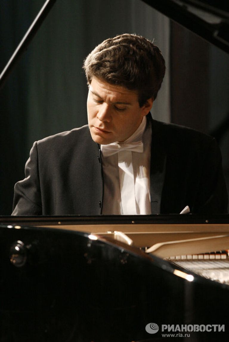 Пианист Денис Мацуев Пианист Денис Мацуев