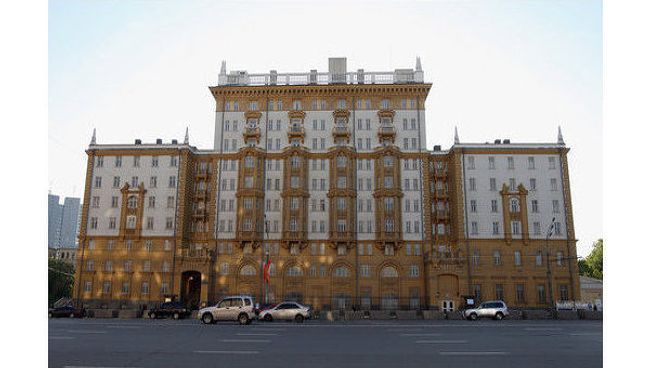 Здание американского посольства в Москве
