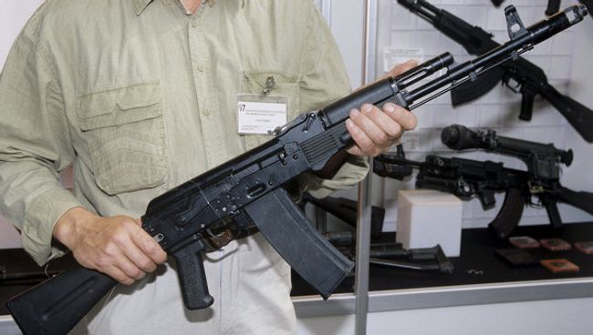 Автомат АК-101 системы Михаила Калашникова. Архивное фото Автомат АК-101 системы Михаила Калашникова. Архивное фото