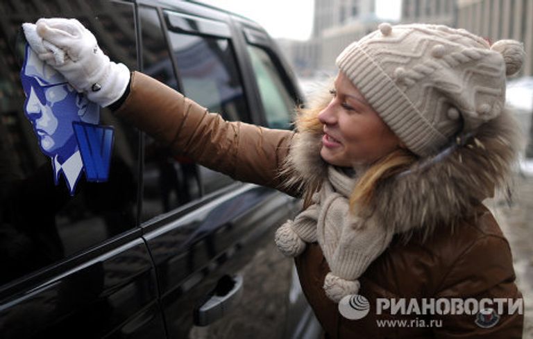 Оформление машин участников автопробега в поддержку В. Путина Оформление машин участников автопробега в поддержку В. Путина