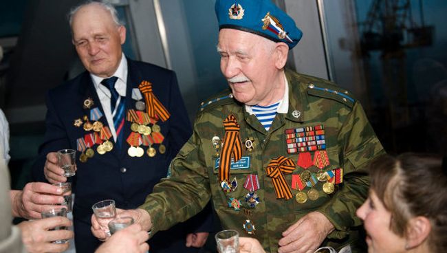 Ветераны войны в День Победы. Архив