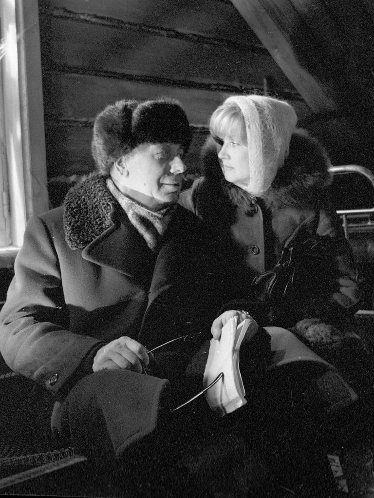 Вера Алентова и Анатолий Папанов в фильме «Время желаний» Вера Алентова и Анатолий Папанов в фильме «Время желаний»