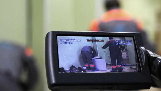 Установка камер на избирательном участке. Архив