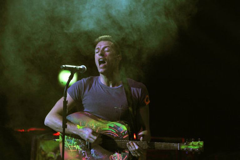 Крис Мартин, группа Coldplay, на церемонии вручения BRIT Awards