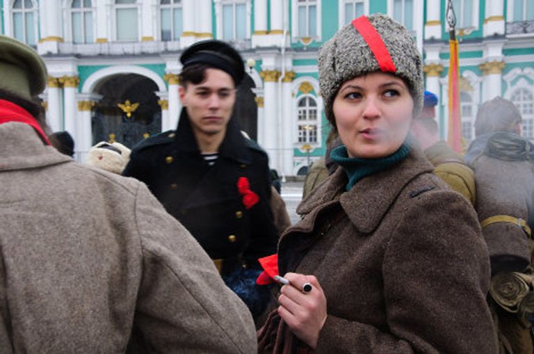 В День защитника отечества в Петербурге штурмовали Зимний дворец В День защитника отечества в Петербурге штурмовали Зимний дворец