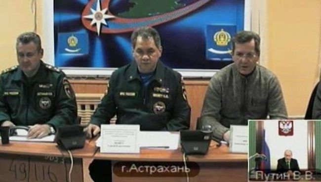 Шойгу доложил Путину о ходе работ на месте обрушения дома в Астрахани