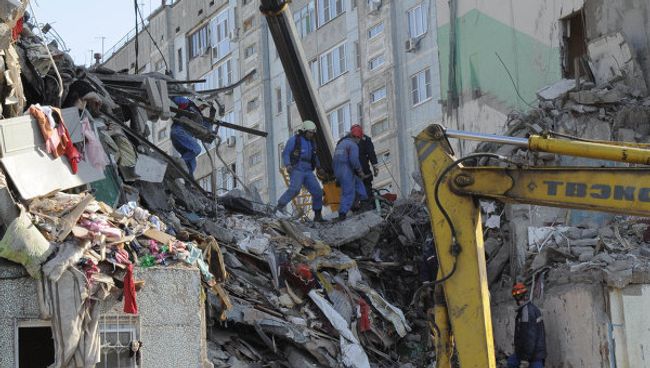 Обрушение подъезда жилого дома в Астрахани