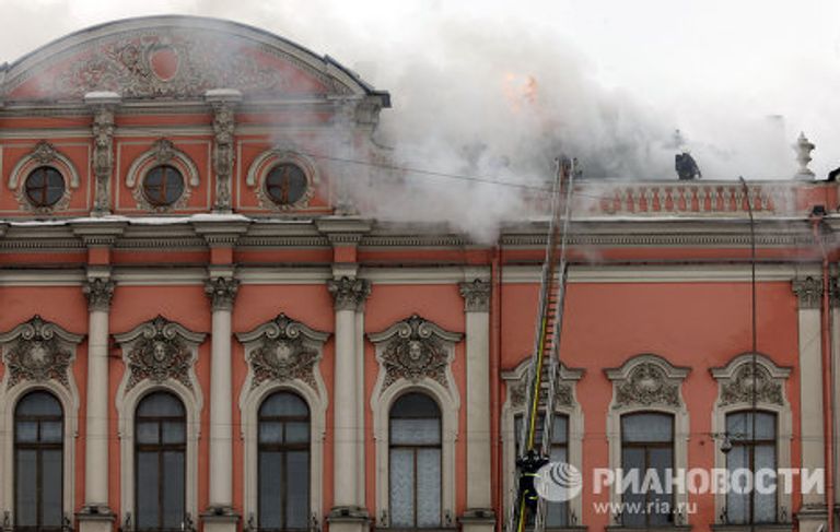 Пожар во дворце Белосельских-Белозерских в Санкт-Петербурге Пожар во дворце Белосельских-Белозерских в Санкт-Петербурге
