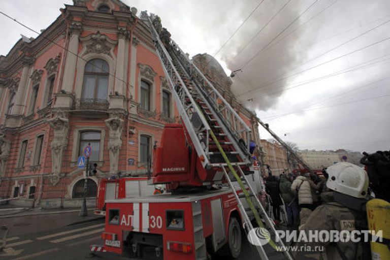 Пожар во дворце Белосельских-Белозерских в Санкт-Петербурге Пожар во дворце Белосельских-Белозерских в Санкт-Петербурге