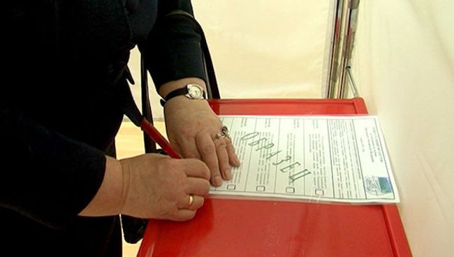 В Центризбиркоме показали, как должно проходить голосование незрячих В Центризбиркоме показали, как должно проходить голосование незрячих