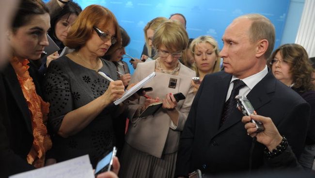 Премьер-министр РФ В.Путин поздравил всех россиянок с наступающим праздником 8 марта Премьер-министр РФ В.Путин поздравил всех россиянок с наступающим праздником 8 марта