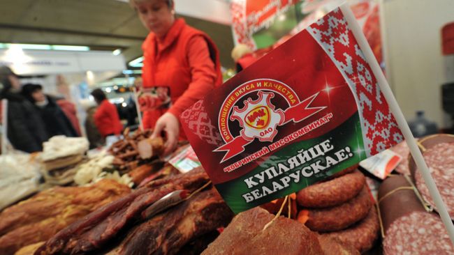 Продажа белорусской мясной продукции на выставке-ярмарке. Архивное фото