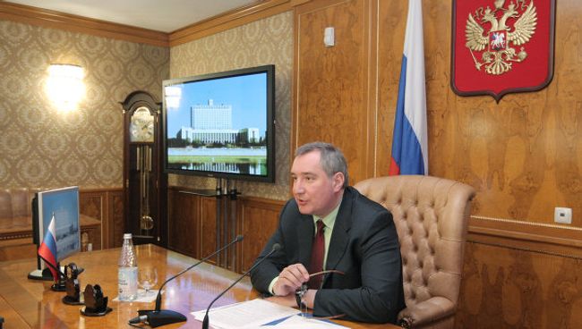 Дмитрий Рогозин проводит совещание с военными учеными в Москве Дмитрий Рогозин проводит совещание с военными учеными в Москве