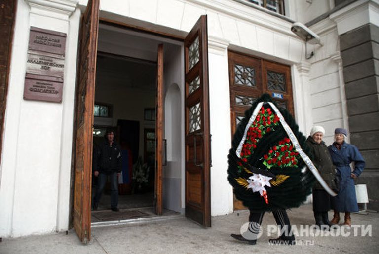 Похороны майора Сергея Солнечникова в городе Волжском Похороны майора Сергея Солнечникова в городе Волжском