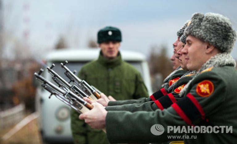 Похороны майора Сергея Солнечникова в городе Волжском Похороны майора Сергея Солнечникова в городе Волжском