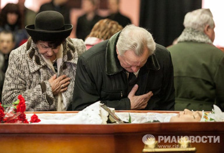 Похороны майора Сергея Солнечникова в городе Волжском Похороны майора Сергея Солнечникова в городе Волжском