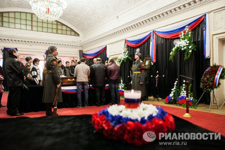 Похороны майора Сергея Солнечникова в городе Волжском Похороны майора Сергея Солнечникова в городе Волжском