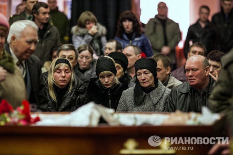 Похороны майора Сергея Солнечникова в городе Волжском Похороны майора Сергея Солнечникова в городе Волжском