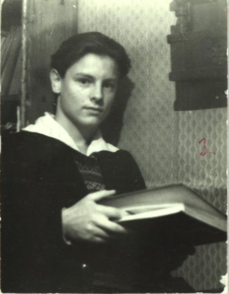 Тарковскому 17 лет. В Доме на Щипке. 50-е Тарковскому 17 лет. В Доме на Щипке. 50-е