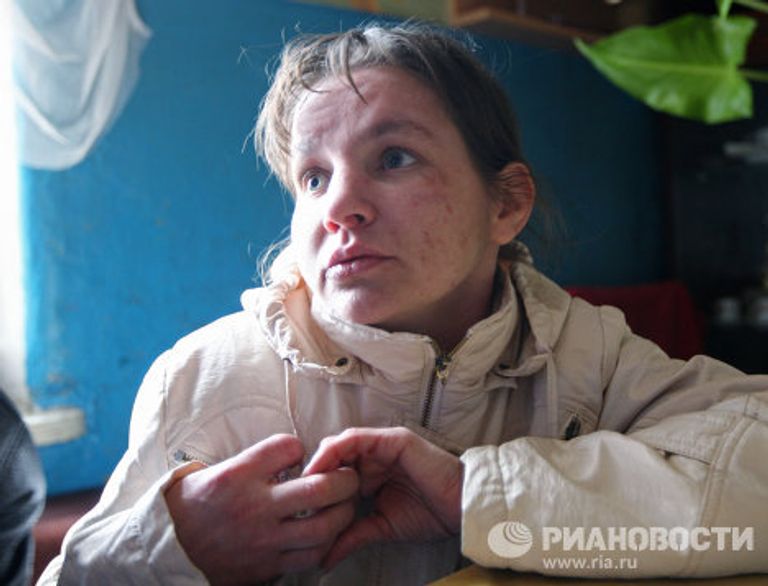 Сход жителей города Гусева в поддержку жестоко избитой подругами Елены Сухоруковой Сход жителей города Гусева в поддержку жестоко избитой подругами Елены Сухоруковой