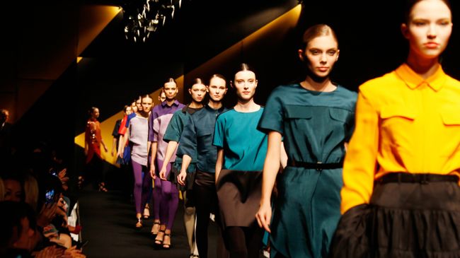 Показ новой коллекции pret-a-porter сезона весна-лето 2012 КУЛЬТ/CULT модного Дома CHAPURIN