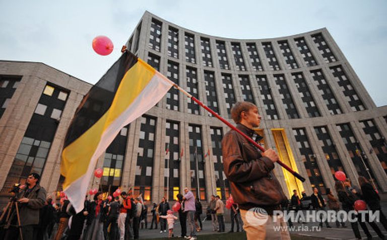 Автопробег по Садовому кольцу в Москве в поддержку РПЦ Автопробег по Садовому кольцу в Москве в поддержку РПЦ