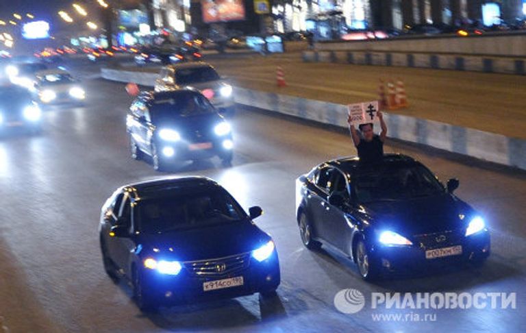 Автопробег по Садовому кольцу в Москве в поддержку РПЦ Автопробег по Садовому кольцу в Москве в поддержку РПЦ