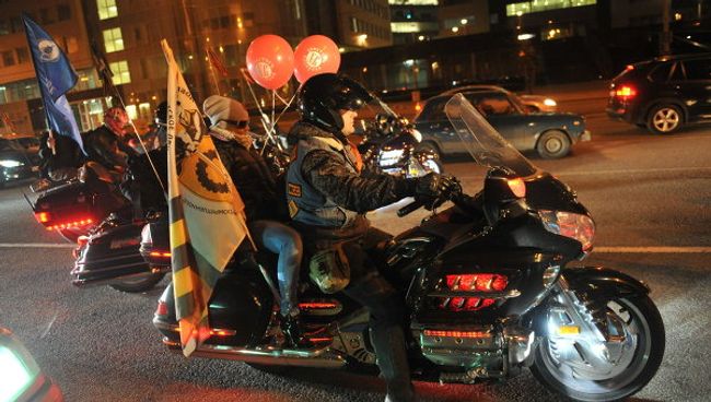 Автопробег по Садовому кольцу в Москве в поддержку РПЦ