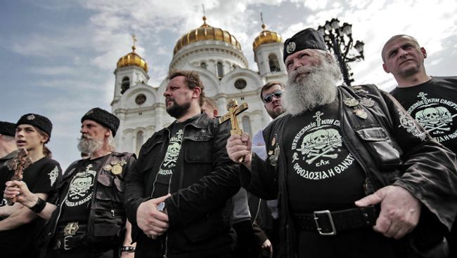 Акция у храма Христа Спасителя в Москве