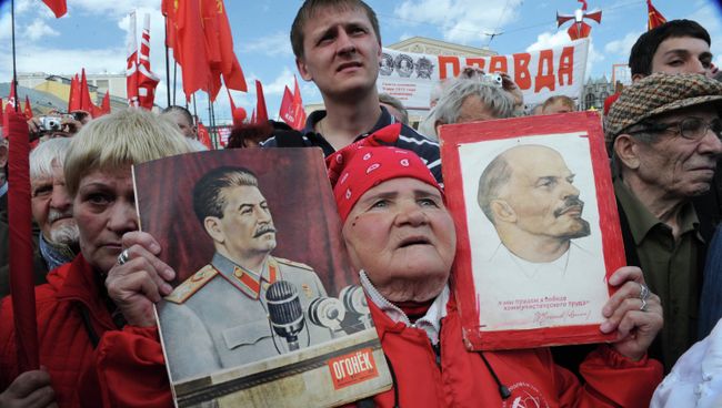 Первомайские шествие и митинг КПРФ в Москве Первомайские шествие и митинг КПРФ в Москве