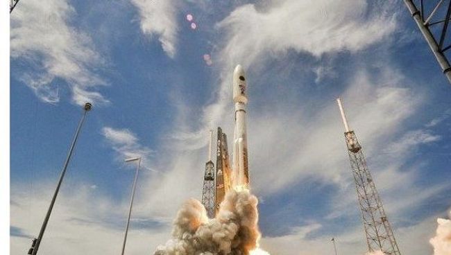 Запуск спутника связи нового поколения AEHF 2 с мыса Канаверал