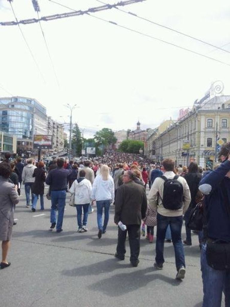 Акция Контрольная прогулка писатели Москва репортер Акция Контрольная прогулка писатели Москва репортер