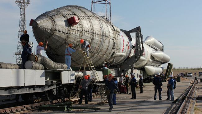 Вывоз ракеты Протон-М. Архив Вывоз ракеты Протон-М. Архив