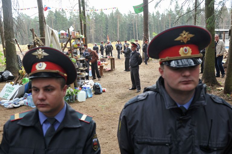 Снос лагеря защитников Цаговского леса Снос лагеря защитников Цаговского леса