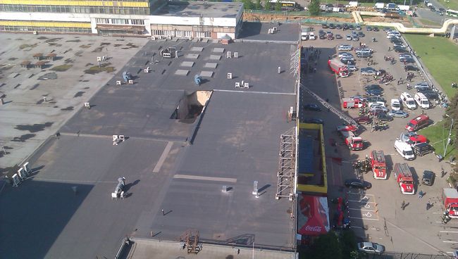 Обрушение перекрытий в здании торгового центра на Озерной улице в Москве Обрушение перекрытий в здании торгового центра на Озерной улице в Москве